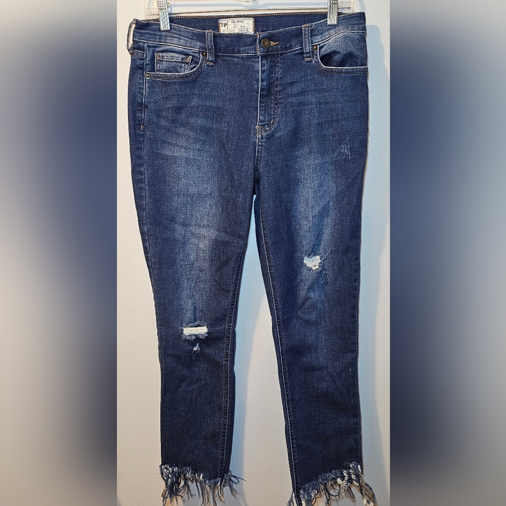 Free People Chewed Hem Distressed Crop Ankle Jeans Women's Size 29